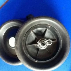 USED MOCAD WHEELS WITH BUILT IN CLUTCHES (PAIR)